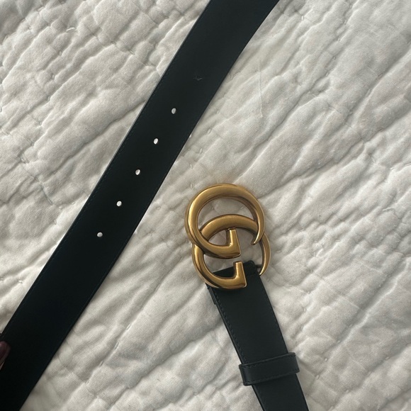 Gucci Black Leather GG Marmont Belt with Gold Buckle - Picture 2 of 10